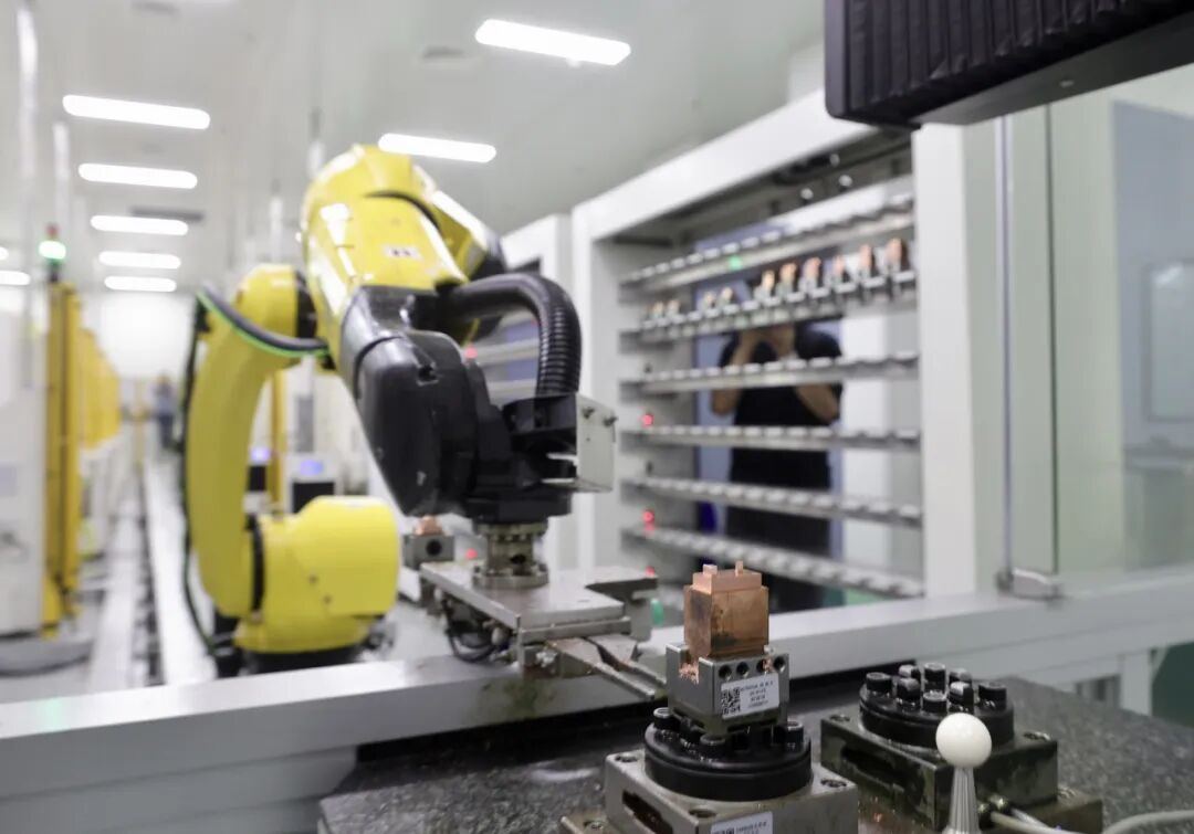 2031561760078483456.jpg 图片